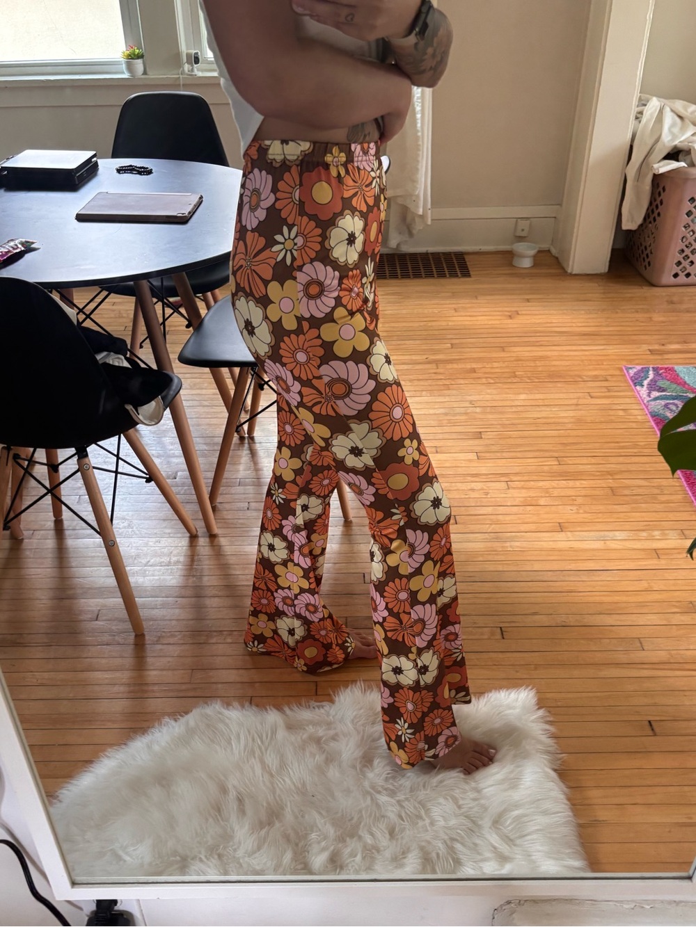 High Waisted 70s Inspired Flare Pants - Picture 2 of 3
